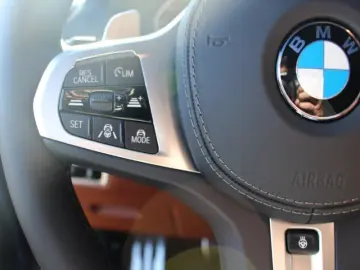 BMW X6 xDrive40d M Sport   B&W   Sky Lounge   AHK