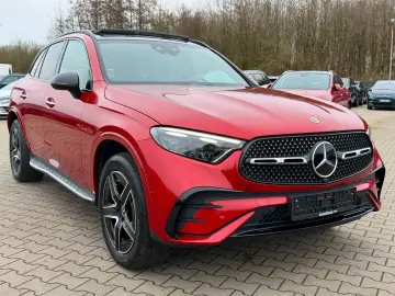 MERCEDES-BENZ GLC 300e AMG Line 4-Matic Panoramadach ACC