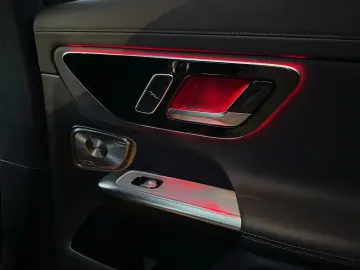 MERCEDES-BENZ GLC 300e AMG Line 4-Matic Panoramadach ACC