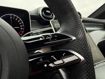 MERCEDES-BENZ GLC 300e AMG Line 4-Matic Panoramadach ACC