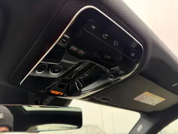 MERCEDES-BENZ GLC 300e AMG Line 4-Matic Panoramadach ACC