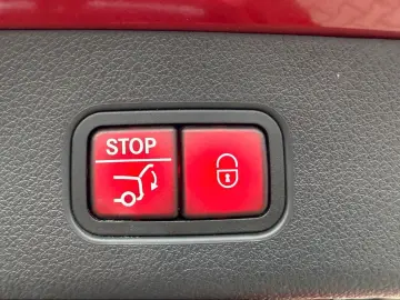 MERCEDES-BENZ GLC 300e AMG Line 4-Matic Panoramadach ACC