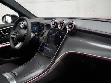 MERCEDES-BENZ GLC 300e 4Matic AMG   Night   HuD   360   Pano