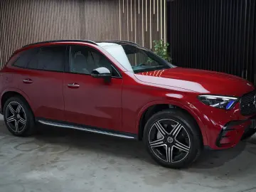 MERCEDES-BENZ GLC 300e 4Matic AMG   Night   HuD   360   Pano