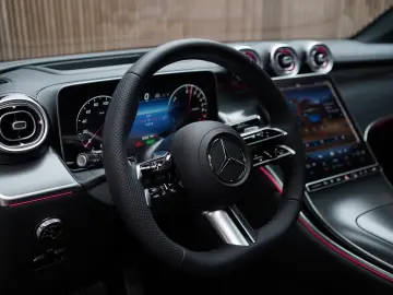 MERCEDES-BENZ GLC 300e 4Matic AMG   Night   HuD   360   Pano