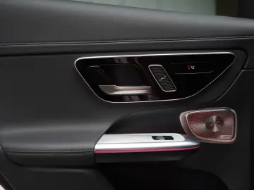 MERCEDES-BENZ GLC 300e 4Matic AMG   Night   HuD   360   Pano