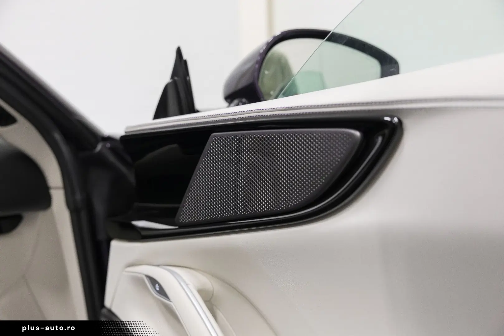 FERRARI PUROSANGUE LIFT MASSAGE PANO EXTRACAMPIONARIO