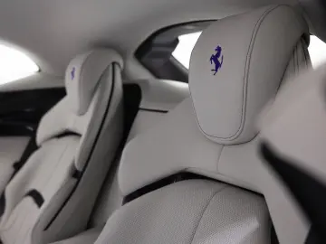 FERRARI PUROSANGUE LIFT MASSAGE PANO EXTRACAMPIONARIO