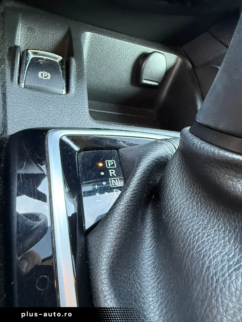 Nissan Qashqai Automat 2018 1.2Benz 116Cp 83k Km Camere 360