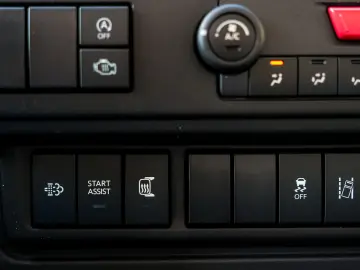 ISUZU M27 3.0 diesel - basculare trilaterala