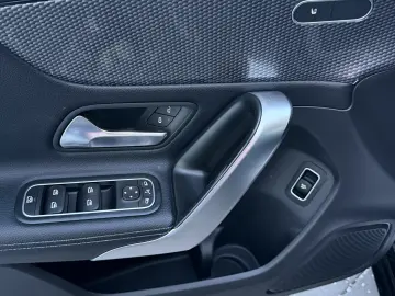 MERCEDES BENZ A180 CUTIE AUTOMATA IN RATE FIXE