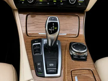 BMW Seria 5 525d xDrive Luxury Line