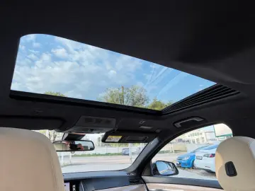 BMW Seria 5 525d xDrive Luxury Line