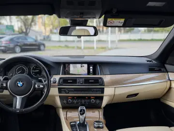 BMW Seria 5 525d xDrive Luxury Line