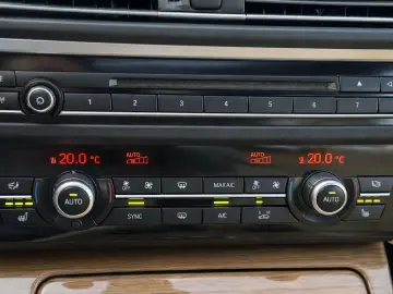 BMW Seria 5 525d xDrive Luxury Line