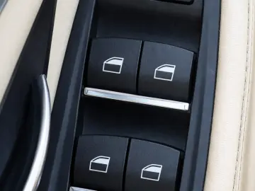 BMW Seria 5 525d xDrive Luxury Line