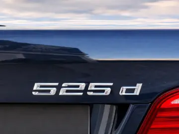 BMW Seria 5 525d xDrive Luxury Line