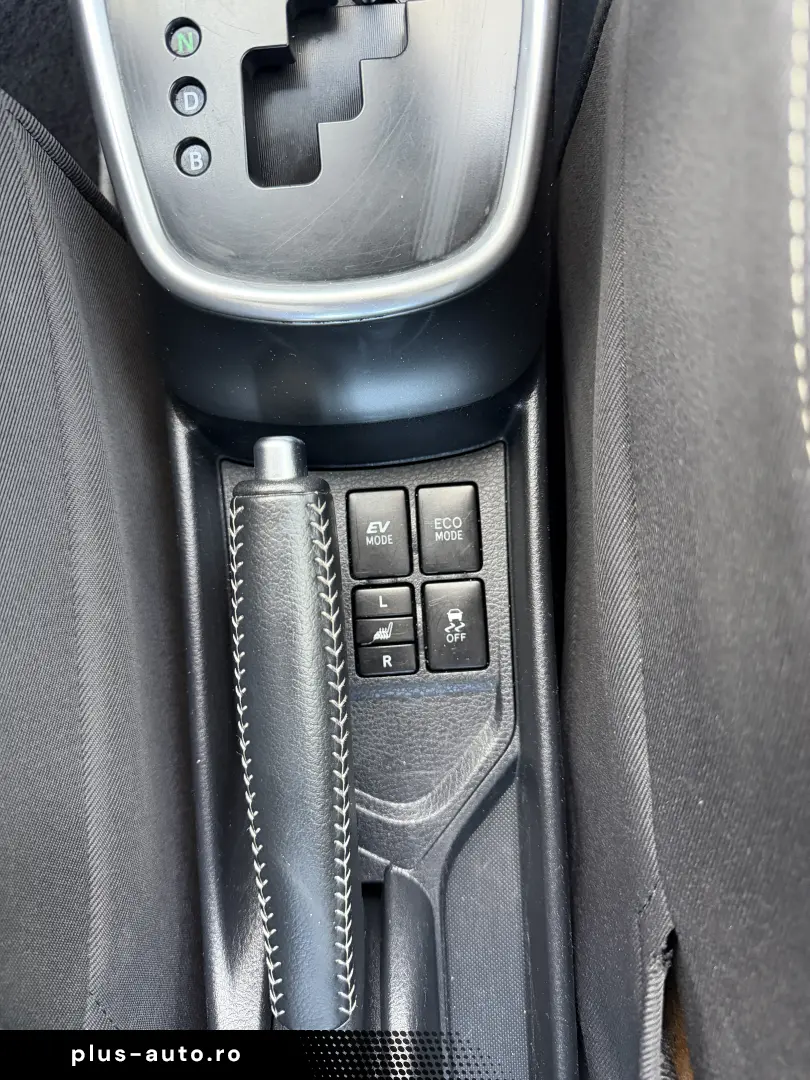 Toyota Yaris hybrid de vanzare in RATE FIXE