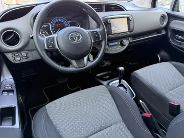 Toyota Yaris hybrid de vanzare in RATE FIXE