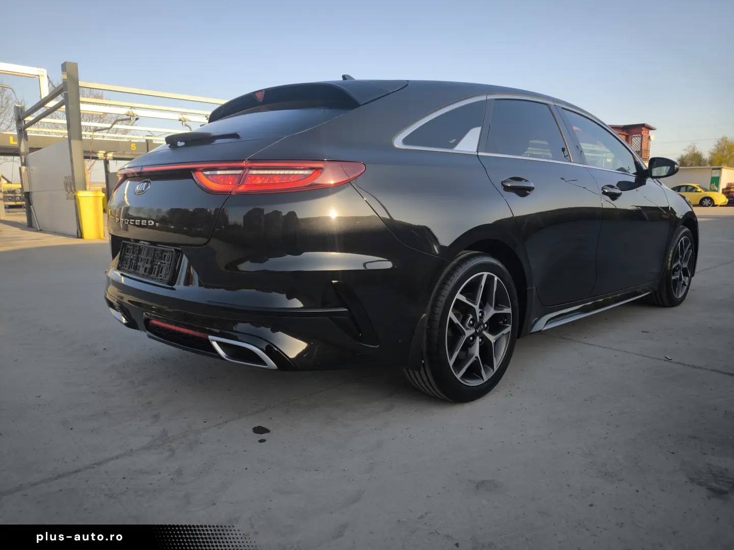 Kia pro cee'd   ProCeed