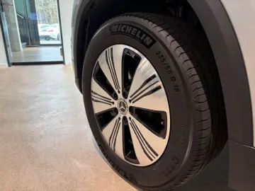 MERCEDES-BENZ EQA 300 4M KEYLESS