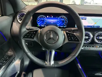 MERCEDES-BENZ EQA 300 4M KEYLESS