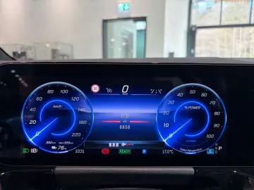 MERCEDES-BENZ EQA 300 4M KEYLESS