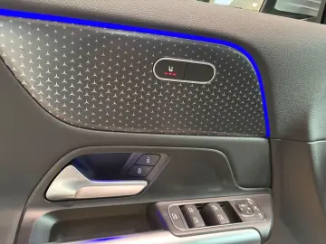 MERCEDES-BENZ EQA 300 4M KEYLESS