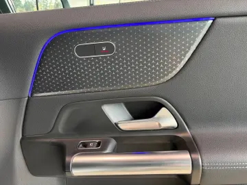 MERCEDES-BENZ EQA 300 4M KEYLESS