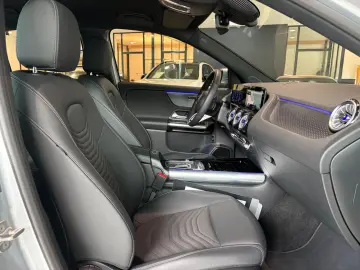 MERCEDES-BENZ EQA 300 4M KEYLESS