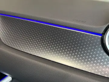 MERCEDES-BENZ EQA 300 4M KEYLESS