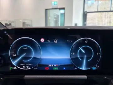 MERCEDES-BENZ EQA 300 4M KEYLESS