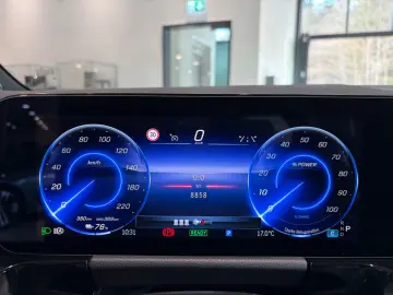 MERCEDES-BENZ EQA 300 4M KEYLESS