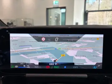MERCEDES-BENZ EQA 300 4M KEYLESS