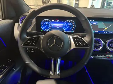 MERCEDES-BENZ EQA 250 KEYLESS