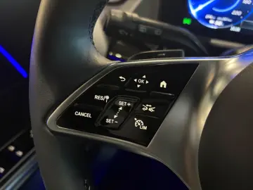 MERCEDES-BENZ EQA 250 KEYLESS