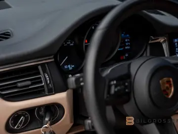 Porsche Macan PDK Sport Chrono SportsExhaust