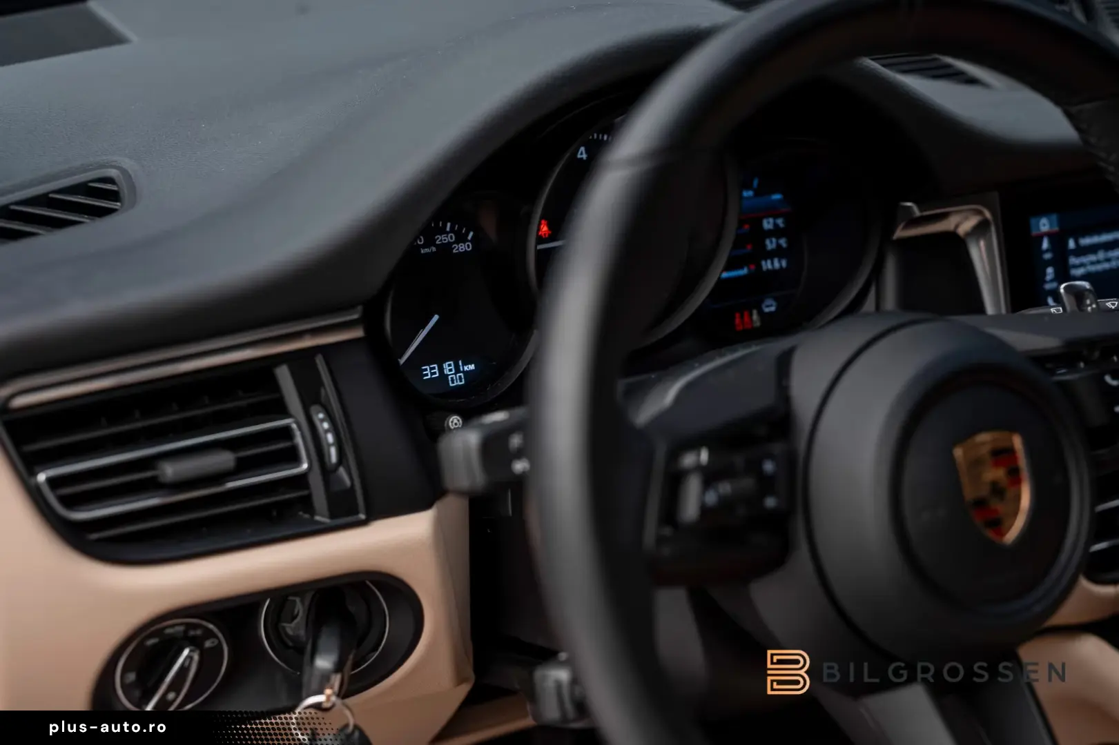 Porsche Macan PDK Sport Chrono SportsExhaust