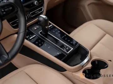 Porsche Macan PDK Sport Chrono SportsExhaust