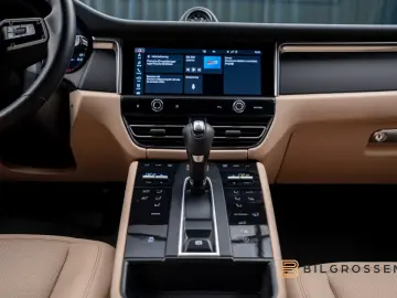 Porsche Macan PDK Sport Chrono SportsExhaust