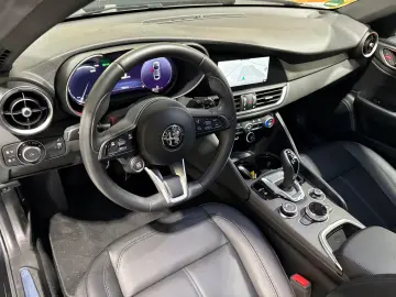 Alfa Romeo Giulia Ti Q4 MEMORY KAMERA NAVI ACC