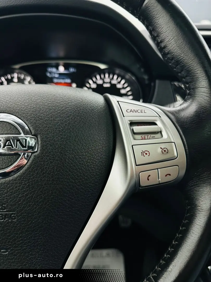 NISSAN X-TRAIL 2017 1.6i E6 7 Locuri Garantie 12 Luni Rate A