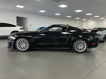 Ford Mustang GT 5 0l V8 GT500