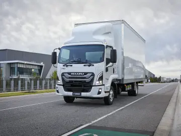 ISUZU F10  10-14 tone