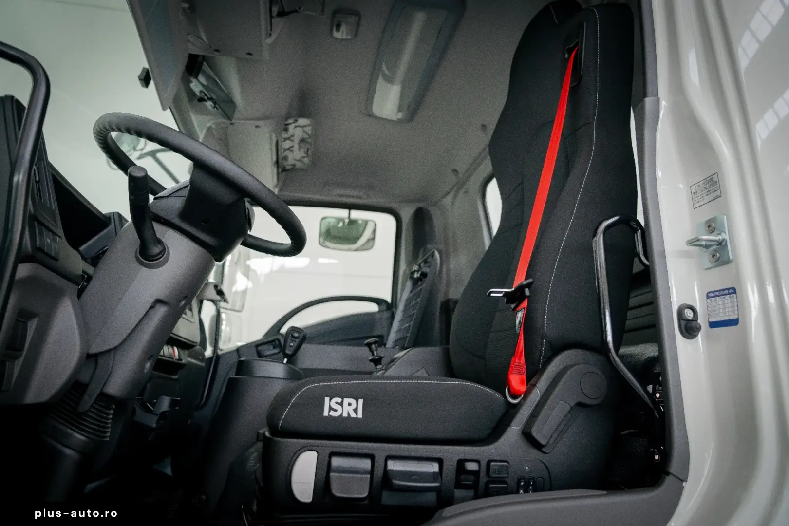 ISUZU F10  10-14 tone