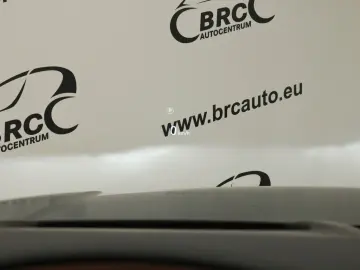 LAND ROVER Range Rover SV P615 LWB