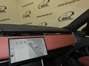 LAND ROVER Range Rover SV P615 LWB