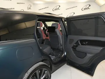 LAND ROVER Range Rover SV P615 LWB