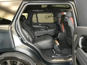 LAND ROVER Range Rover SV P615 LWB