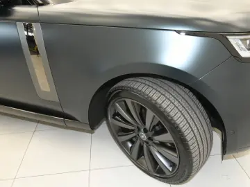 LAND ROVER Range Rover SV P615 LWB